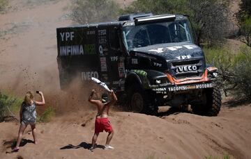 Decimotercera etapa entre San Juan y Córdoba. El piloto argentino Federico Villagra con Iveco.