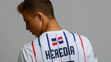 Carlos Heredia, con la camiseta de Delfines del Este.