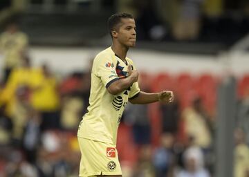 Para el Apertura 2019, Gio pudo cumplir uno de sus sueños: jugar con el América. En sus primeros minutos ya dejó ver su nivel que en algunas ocasiones demostró en Europa y Selección Mexicana.

