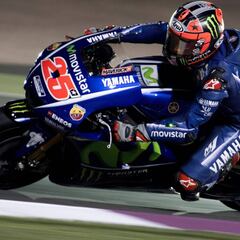 Maverick lidera sobrado delante de Márquez y Pedrosa