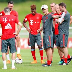 Así se arma al Bayern de James para buscar el triplete