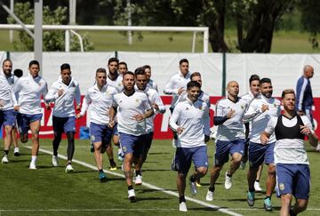 Argentina entrena antes de su debut en el Mundial