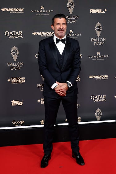 El exfutbolista portugués Luis Figo posa a su llegada antes de la ceremonia de entrega del Balón de Oro 2025.
