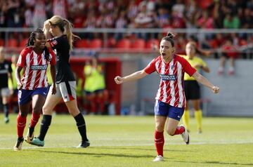 Jucinara celebra su gol (2-0). 