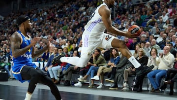 MADRID, SPAIN - JANUARY 06: Guerschon Yabusele, #28 of Real Madrid jumps for the ball during the 2022/2023 Turkish Airlines EuroLeague match between Real Madrid and Maccabi Playtika Tel Aviv at Wizink Center on January 06, 2023 in Madrid, Spain. (Photo by Angel Martinez/Euroleague Basketball via Getty Images)