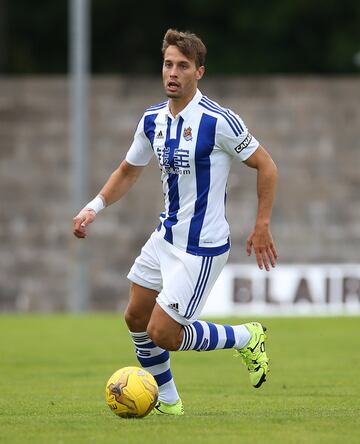 La temporada 2014/2015 debía de ser la temporada de la consagración definitiva de Sergio Canales tras un calvario de lesiones, y tras acabar la última en muy buena forma.
Jugó 36 partidos, marcando 4 goles y dando 3 asistencias, siendo de los más destacados del equipo.