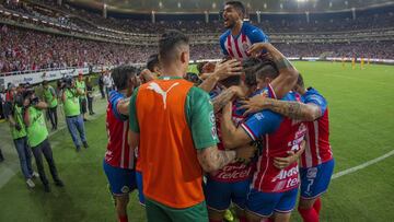 Chivas vence a Tigres y vuelve a ganar después de tres meses