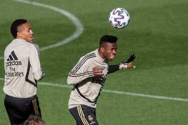 Zidane says Barcelona won't be affected by their crisis: "They'll compete right to the very end"