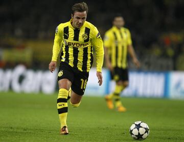 El Bayern pagó su cláusula de 37 millones de euros al Borussia Dortmund
y lo anunció en abril en plenas semifinales de Champions League.
El jugador bávaro volvió a Dortmund en verano de 2017 por 22 millones de euros.