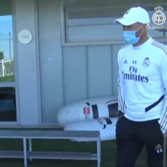 Florentino visita a las plantillas de fútbol y baloncesto