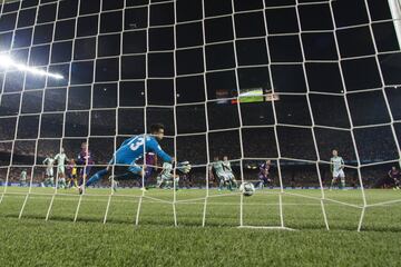 3-1. Carles P¨¦rez marc¨® el tercer gol.