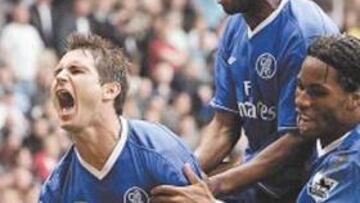 <b>ALEGRÍA BLUE. </b>Lampard, con dos goles, le dio el título a Abramovich.