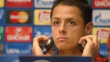 Chicharito podría ser titular en el partido de mañana ante el Barcelona