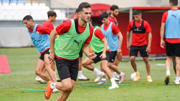 Juan Villar, durante un entrenamiento con el Almería.