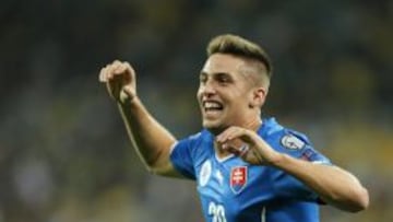 Mak celebra su golazo.