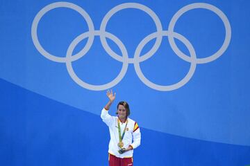 La tercera vez que participó en unos Juegos Olímpicos, los de Río 2016, Mireia Belmonte entró en la historia de la natación al ser la primera española en conseguir una medalla de oro, en 200 mariposa. También logró la medalla de bronce en 400 estilos.