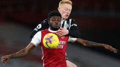 Newcastle United&#039;s English midfielder Matty Longstaff (R) vies with Arsenal&#039;s Ghanaian midfielder Thomas Partey during the English Premier League football match between Arsenal and Newcastle United at the Emirates Stadium in London on January 18