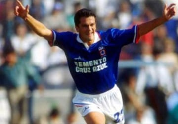 Delantero - Carlos Hermosillo - Cruz Azul