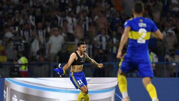 SANTIAGO DEL ESTERO, ARGENTINA - DECEMBER 08: Eduardo Salvio of Boca Juniors celebrates after scoring the winning penalty in the shootout after the final match of Copa Argentina 2021 between Boca Juniors and Talleres at Estadio Unico Madre de Ciudades on December 08, 2021 in Santiago del Estero, Argentina. (Photo by Hernan Cortez/Getty Images)
