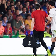 Parejo se lesiona en la final de Copa del Rey al tirar una falta