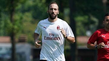 El Pipa se estrena de rossonero