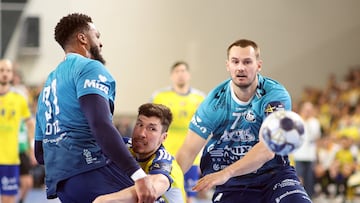 Alex Dujshebaev marcado por Toto y Magnus Abelvik Rod