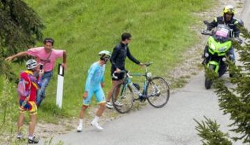 Vincenzo Nibali cambió la bici durante la cronoescalada a Alpe di Siusi.