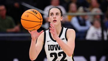 Caitlin Clark #22 of the Iowa Hawkeyes.