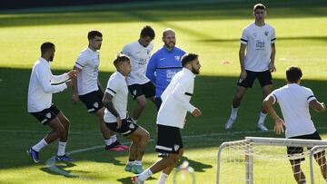 Los jugadores del M&aacute;laga, en un entrenamiento.      