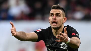 Leipzig (Germany), 25/02/2023.- Frankfurt's Rafael Borre reacts during the German Bundesliga soccer match between RB Leipzig and Eintracht Frankfurt in Leipzig, Germany, 25 February 2023. (Alemania) EFE/EPA/Filip Singer (ATTENTION: The DFL regulations prohibit any use of photographs as image sequences and/or quasi-video.)
