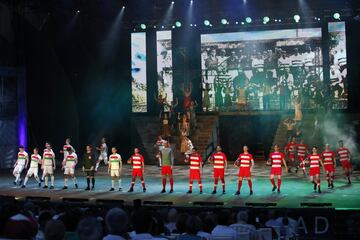 La vida del futbolista inspiró a una obra musical cuya representación se realiza en verano en un auditorio al aire libre.
