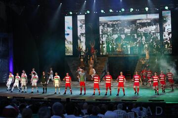 La vida del futbolista inspiró a una obra musical cuya representación se realiza en verano en un auditorio al aire libre.