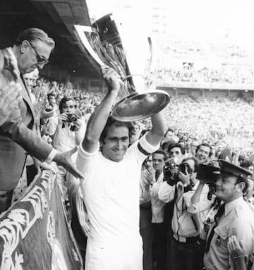 Todo sacrificio y esfuerzo, Pirri fue corazón de león y nexo de unión entre varias generaciones de jugadores madridistas. Llegó al Madrid en 1964, en el año de la salida de Alfredo Di Stéfano, pero con su pundonor, orgullo, raza y juego lograría ganar la Copa de Europa justo dos años después, en 1966, con un Madrid compuesto por once jugadores españoles. En esos 16 años de trayectoria ganó diez Ligas, cuatro Copas de España y una Copa de Europa.
