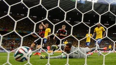 Germany's Toni Kroos (18) scores a goal during their 2014 World Cup semi-finals against Brazil at the Mineirao stadium in Belo Horizonte July 8, 2014. REUTERS/Eddie Keogh (BRAZIL  - Tags: SOCCER SPORT WORLD CUP)   
PUBLICADA 16/07/14 NA MA03 2COL