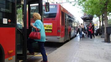Lío en un autobús de Valencia por un conductor sin mascarilla: "No me sale de los huevos"