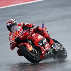 Márquez empieza con siete décimas de ventaja