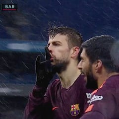 Piqué marcó en Cornellá y mandó callar a la grada