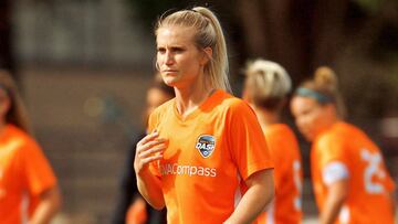 Michaela Hahn del Houston Dash anuncia su retiro de las canchas