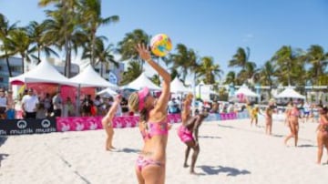 Model Beach Volleyball: torneo de voleibol sólo para modelos