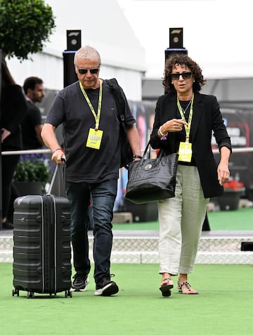 Joe Ricciardo y Grace Ricciardo en el Paddock del Gran Premio de Barcelona que se disputa en el circuito de Barcelona-Catalu?a.