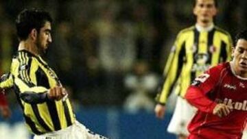 <b>AMBIENTE.</B> El Zaragoza no sufrió un ambiente tan caliente como se esperaba.