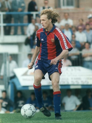 La presencia de su padre en el banquillo del Barcelona le ayud¨® a llegar al primer equipo blaugrana. Cumplida esta parte m¨¢s dif¨ªcil, la de debutar en Primera, solo le quedaba ganarse el cari?o y respeto de la afici¨®n, algo que logr¨®.