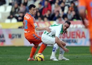 Abel Gómez intenta irse de Javi Fuego.