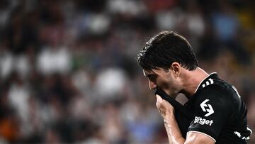 Juventus's Serbian forward Dusan Vlahovic   reacts during the  Italian Serie A football match between Sampdoria and Juventus at the Luigi Ferraris Stadium in Genoa, on August 22, 2022. (Photo by MARCO BERTORELLO / AFP)