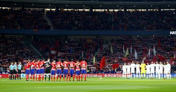 Minuto de silencio en homenaje a Rivilla, ex-jugador del Atlético de Madrid.
