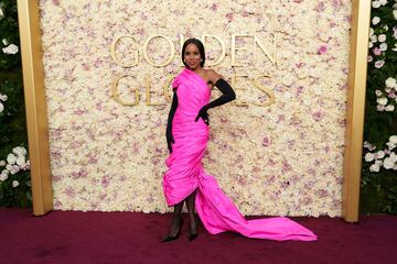 Kerry Washington posa durante la alfombra roja de los Globos de Oro 2025 celebrados en el Hotel Beverly Hilton de los Ángeles.
 