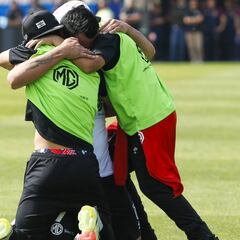 El emocionante festejo de Esteban Paredes por su récord