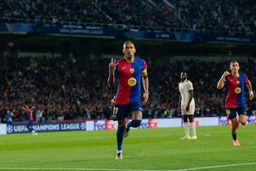 4-1. Raphinha celebra el cuarto gol que marca en el minuto 56 de partido. Hat-trick del brasileño.