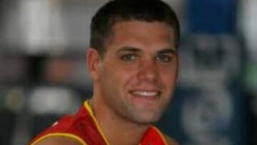 <b>ILUSIONADO.</B> Reyes está confiado en lograr alguna medalla en Belgrado, a pesar de la notable ausencia de Gasol.