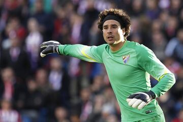 Tras jugar en el fútbol francés con el Ajaccio, Memo Ochoa dio el salto a La Liga de España con el Málaga. El 1 de agosto de 2014 se cerró su fichaje con el conjunto español. No obstante, no fue titular y su primer partido lo disputó cuatro meses después, el 3 de diciembre de 2014 en el empate 1-1 ante el Deportivo, en encuentro correspondiente a la Copa del Rey.